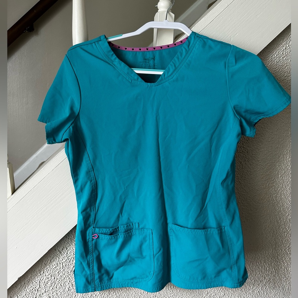 Scrub top - size small